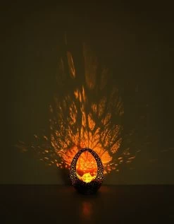 Design Solarlampe Skulptur Mit Dekorstanzungen Und Kugel Von Globo 15 Design Solarlampe Skulptur Mit Dekorstanzungen Und Kugel Von Globo -Lichtwelt Verkauf 36528 s