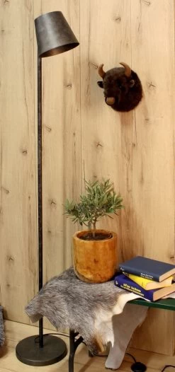 Luce Design Colt Stehleuchte Frost/grau E27 30x50x22,5cm 14 Luce Design Colt Stehleuchte Frost/grau E27 30x50x22,5cm -Lichtwelt Verkauf 4250294314260 ambient 3