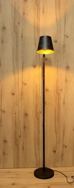 Luce Design Colt Stehleuchte Frost/grau E27 30x50x22,5cm 12 Luce Design Colt Stehleuchte Frost/grau E27 30x50x22,5cm -Lichtwelt Verkauf 4250294314260 ambient 7