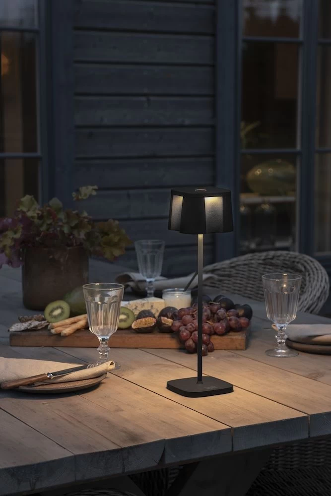 KONSTSMIDE Nice Akku Tischleuchte IP54 Schwarz Dimmbar 2700/3000K 12 KONSTSMIDE Nice Akku Tischleuchte IP54 Schwarz Dimmbar 2700/3000K – Bild 10