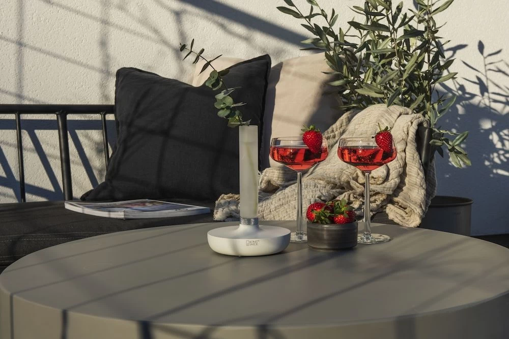 KONSTSMIDE Biarritz Akku Tischleuchte IP54 Weiss Dimmbar 1800/3000/4000K 16 KONSTSMIDE Biarritz Akku Tischleuchte IP54 Weiss Dimmbar 1800/3000/4000K – Bild 14