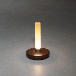 KONSTSMIDE Biarritz Akku Tischleuchte IP54 Rostfarben Dimmbar 1800/3000/4000K -Lichtwelt Verkauf 7827 973.f.2.0