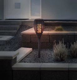 LED Solarleuchte Fackel Auf Erdspitz LED Flackert Kunststoff Schwarz 9,5x49,5cm Von Globo 9 LED Solarleuchte Fackel Auf Erdspitz LED Flackert Kunststoff Schwarz 9,5x49,5cm Von Globo -Lichtwelt Verkauf globo33535 am