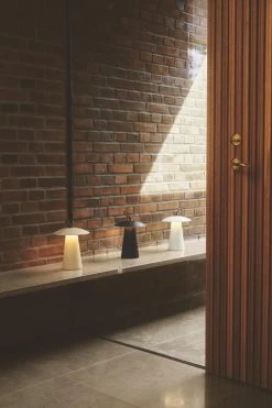 Nordlux Mobile Tischlampe Ara To Go 2 Schwarz IP54 240lm Mit Akku -Lichtwelt Verkauf m ara 2318245003 2